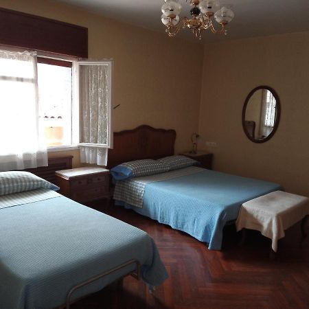 Pension Los Pinos Хихон Екстериор снимка