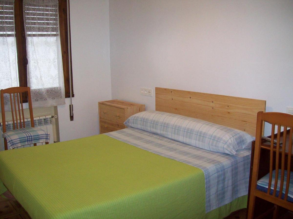 Pension Los Pinos Хихон Екстериор снимка