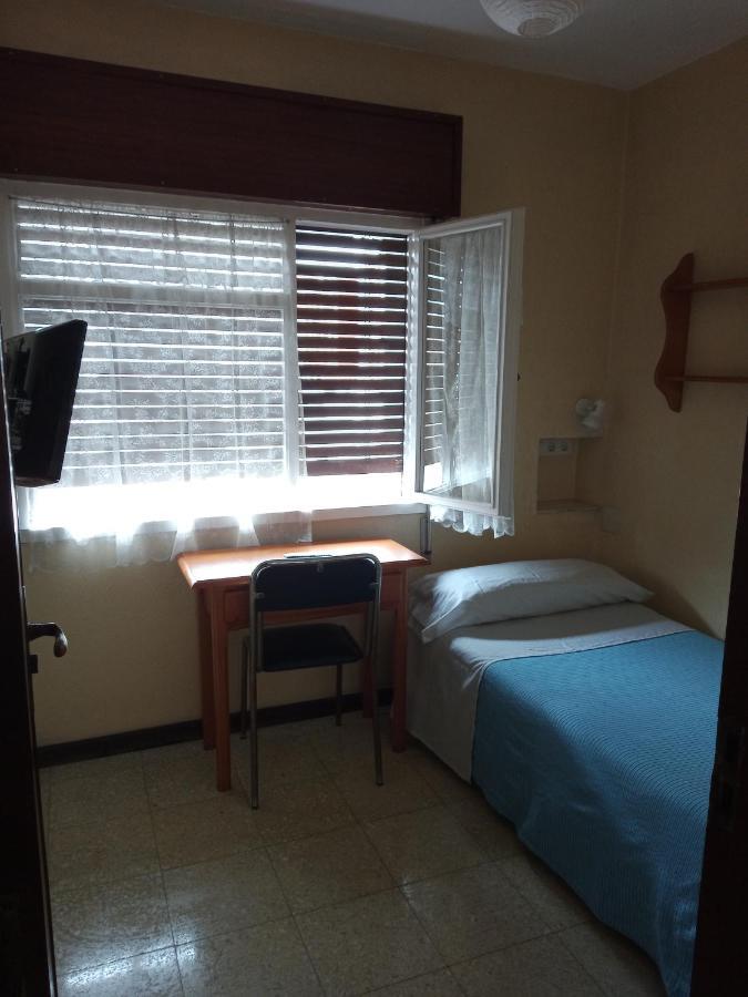 Pension Los Pinos Хихон Екстериор снимка