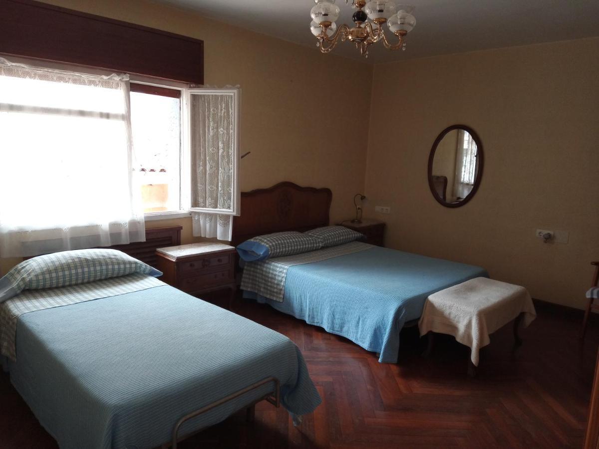 Pension Los Pinos Хихон Екстериор снимка