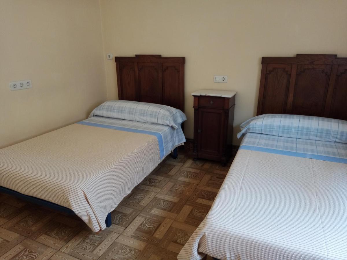 Pension Los Pinos Хихон Екстериор снимка