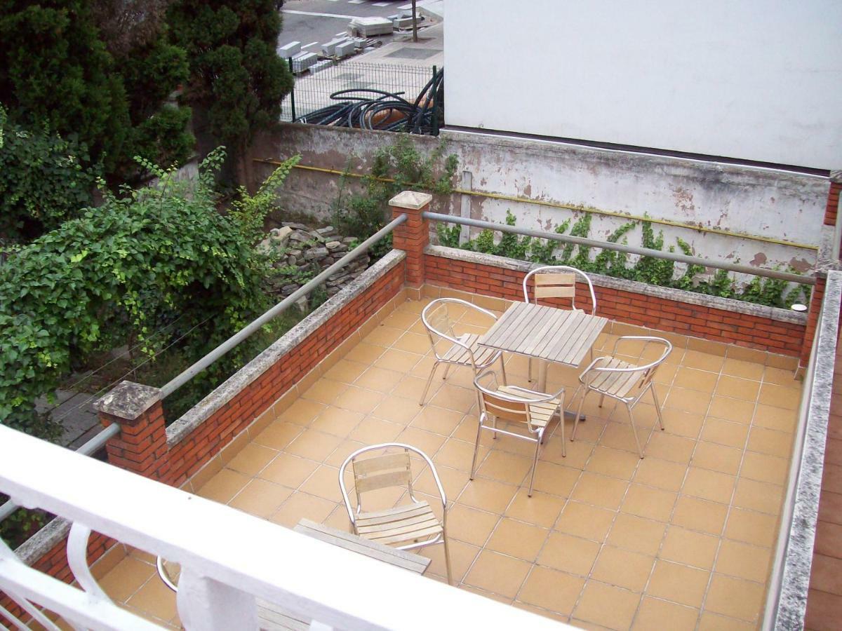 Pension Los Pinos Хихон Екстериор снимка