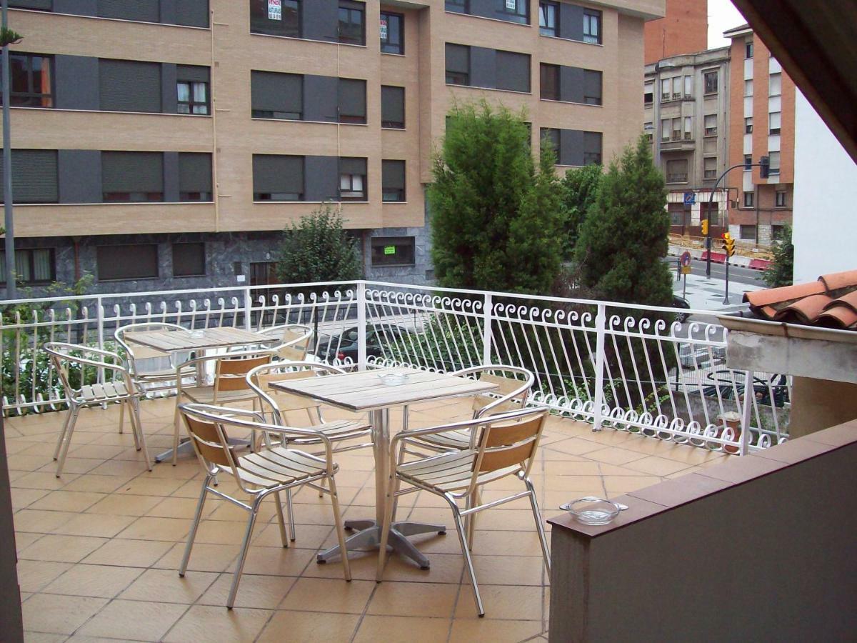 Pension Los Pinos Хихон Екстериор снимка