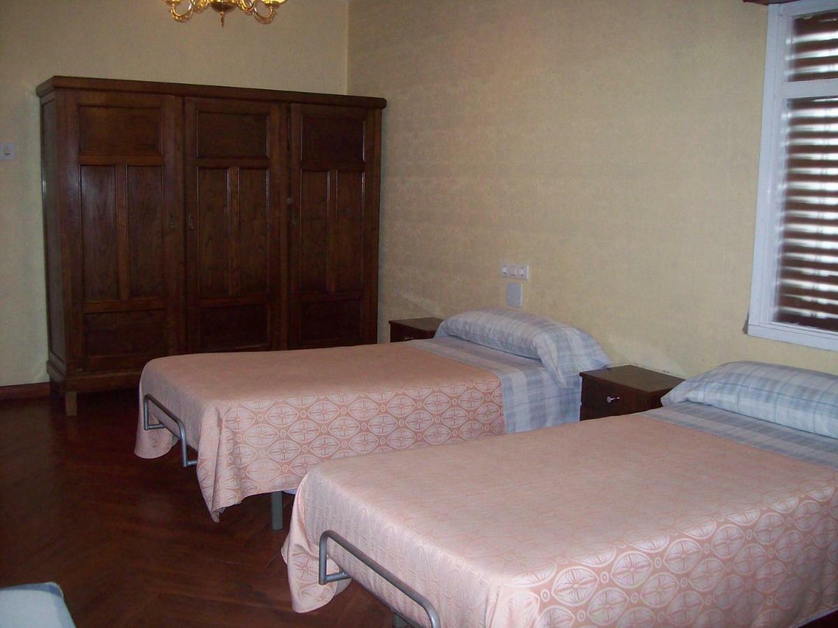Pension Los Pinos Хихон Екстериор снимка
