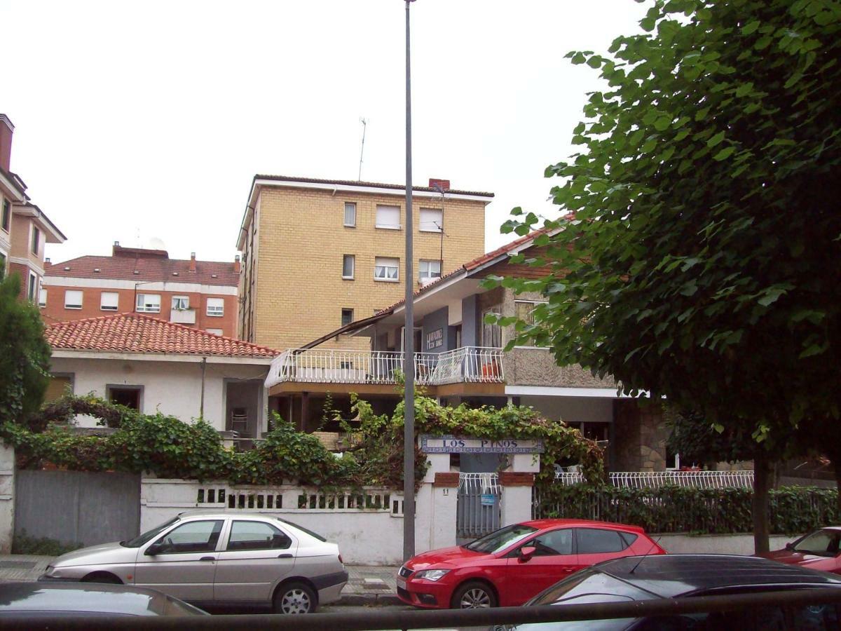 Pension Los Pinos Хихон Екстериор снимка