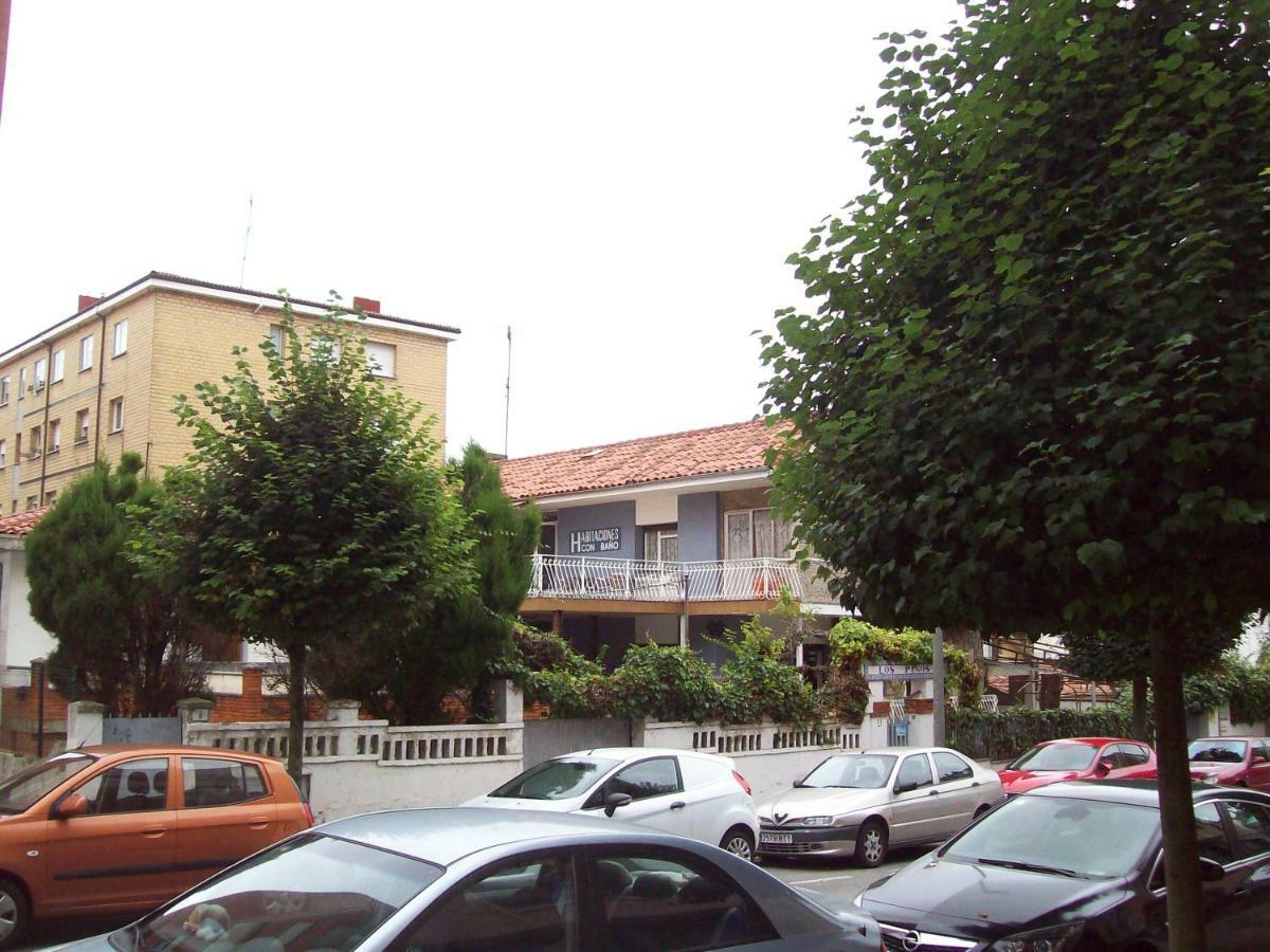 Pension Los Pinos Хихон Екстериор снимка