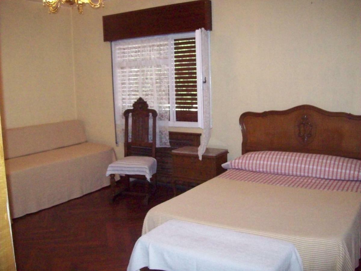 Pension Los Pinos Хихон Екстериор снимка