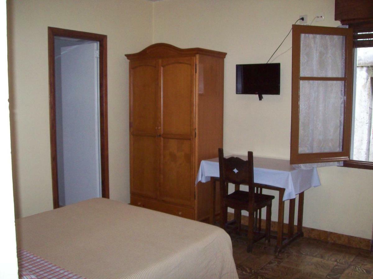 Pension Los Pinos Хихон Екстериор снимка