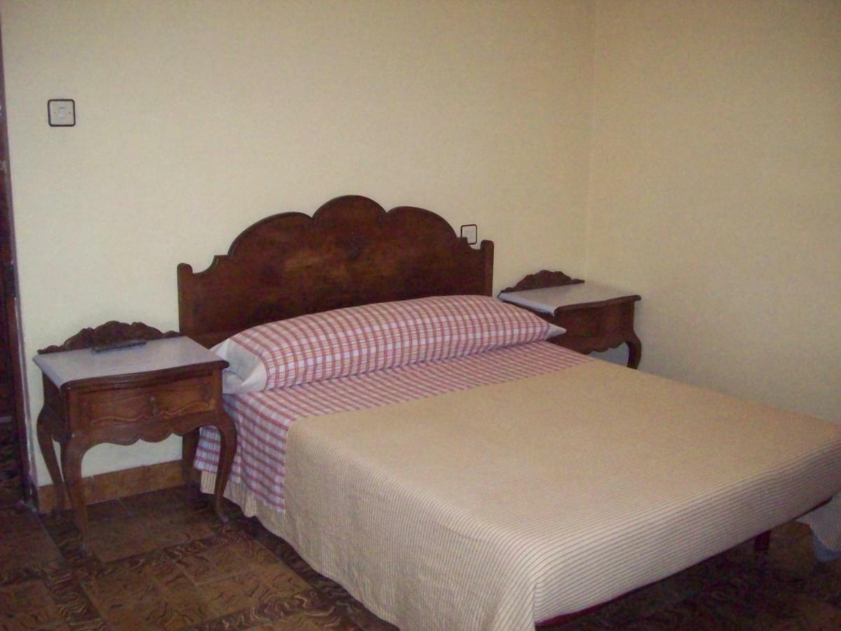 Pension Los Pinos Хихон Екстериор снимка